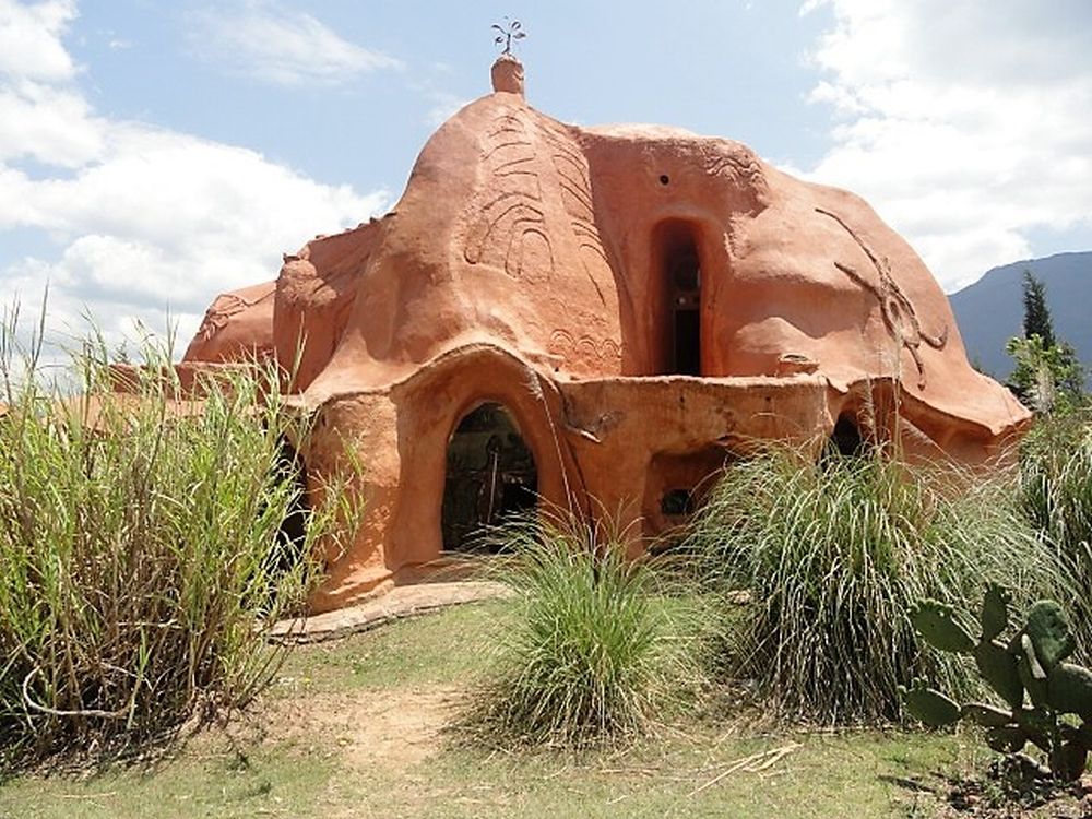 „Erde in bewohnbare Architektur verwandelt“ Das&nbsp;Terracottahaus